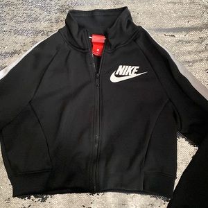 MOVING SALE Cropped Nike Jacket